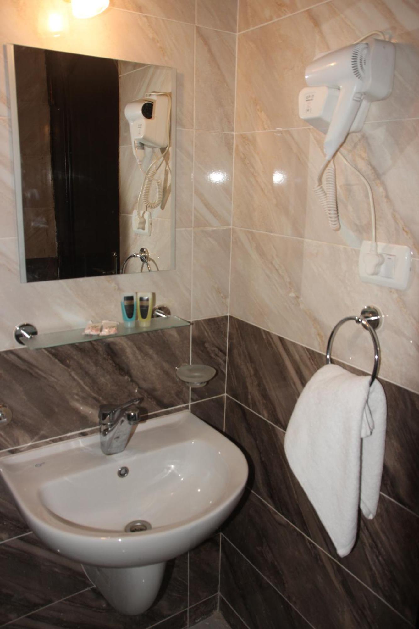 Farida Pyramids Boutique Hotel Kafret el-Gabal Dış mekan fotoğraf
